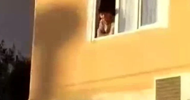 Karantinadaki genç pastasını eve iple çekti
