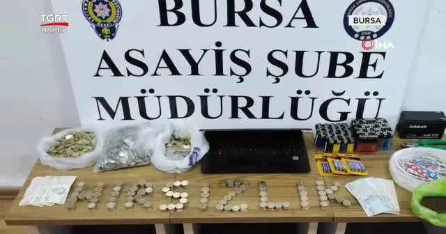 Marketten çikolata çaldılar