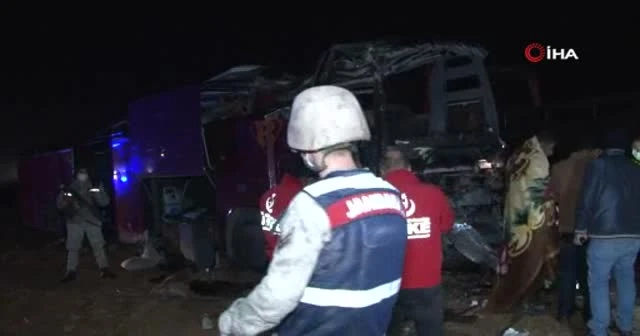 Turistleri taşıyan otobüs devrildi: 32 yaralı