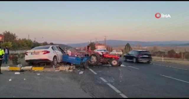 Uşak’ta trafik kazası; 1'i çocuk 4 yaralı