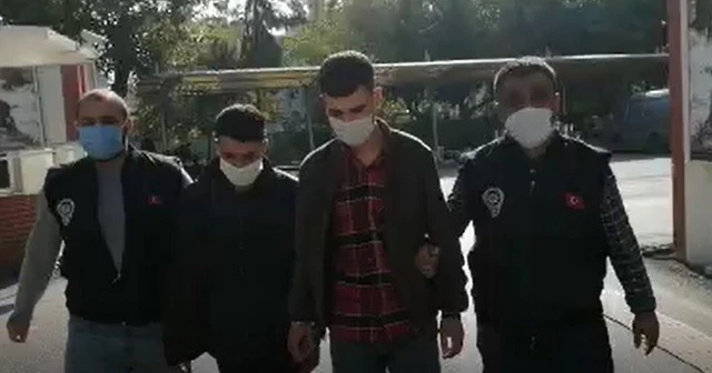 Yolda yürüyen kadının cüzdanını kapıp kaçtılar