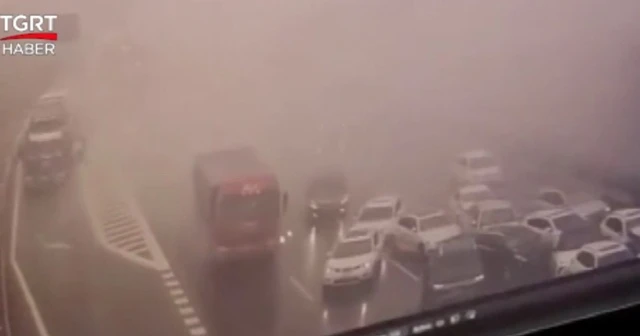 Zincirleme trafik kazası kameraya yansıdı