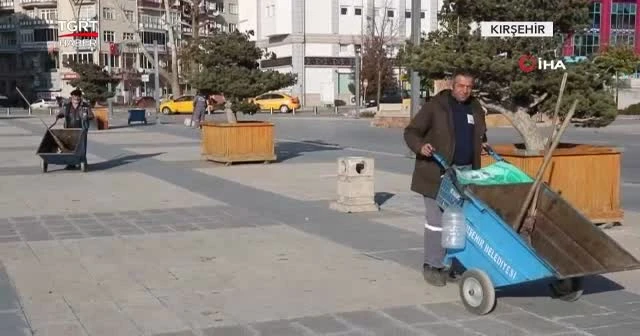 ''Maske ve eldivenlerinizi sokağa atmayın''
