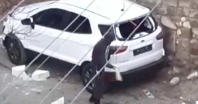 12 gün önce aldığı sıfır arabayı bu halde görünce şoka girdi