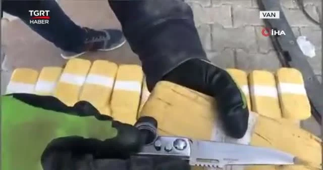 Arabadan 32 kilo uyuşturucu çıktı