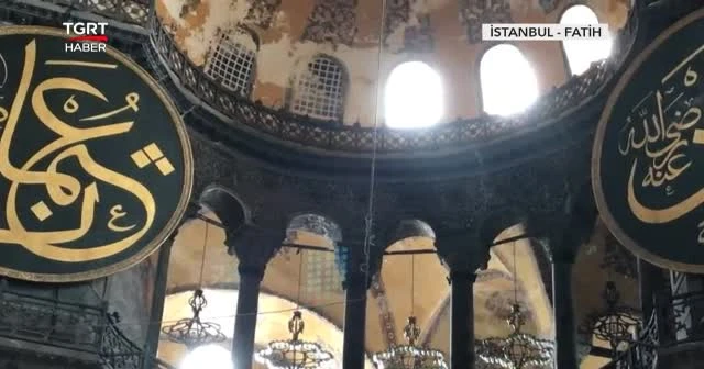 Ayasofya'nın hat levhaları bakıma alınıyor