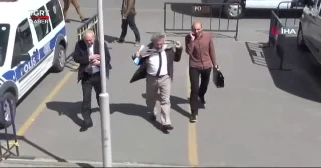 Can Dündar 27 yıl 6 ay hapse çarptırıldı