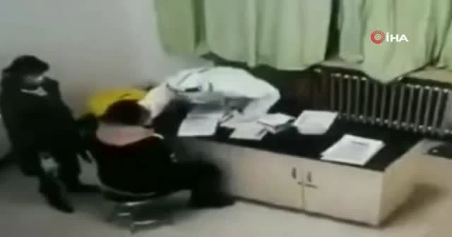 Covid testinde canı yanan hasta, hemşireye saldırdı