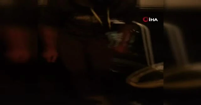 Direksiyonu bırakıp dans eden sürücü yakalandı