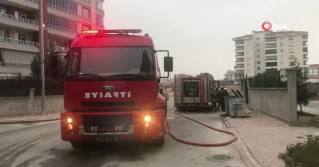 Evi ateşe verip intihar etti