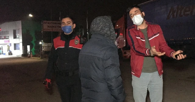 Gençler, ceza yememek için uzun süre dil döktü