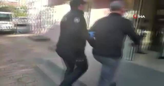 Hastane personelinin olduğu servise sopayla saldıran maganda yakalandı