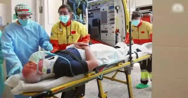 Kimi fenalaştı kimi bayıldı! Aşılama süreci durduruldu