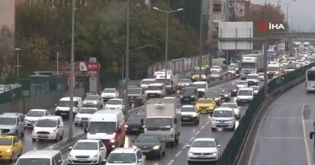 Kısıtlamaya saatler kala E-5’teki yoğunluk havadan görüntülendi