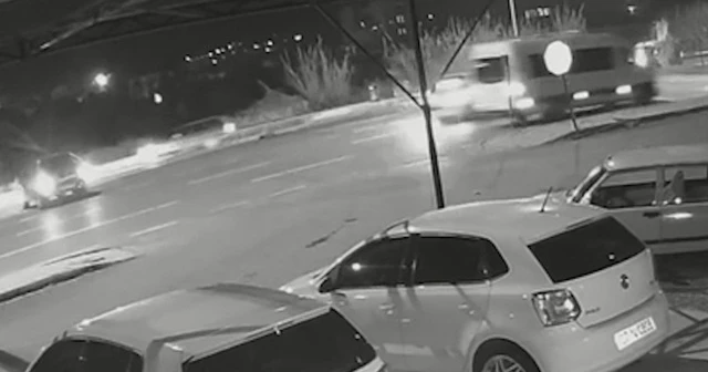 Motosikleti altına alıp metrelerce sürükledi