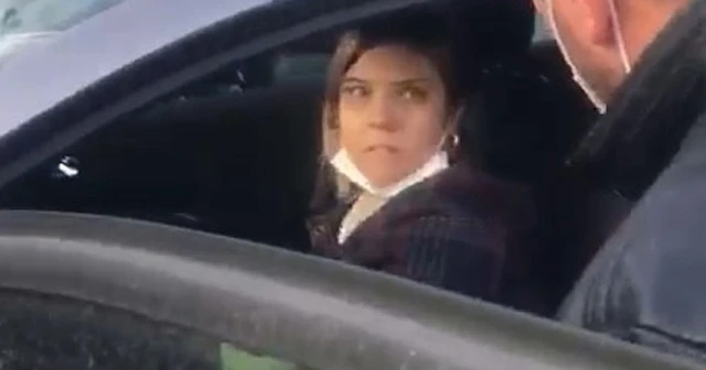 Öfkeli öğretmen aracını üzerlerine sürdü