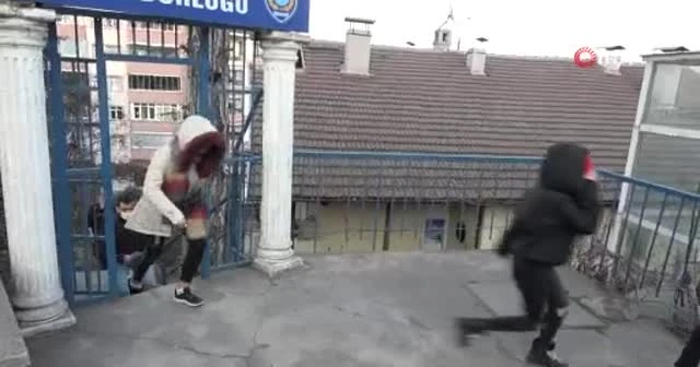 Parkta genç kızı darp eden şüpheli ve arkadaşı yakalandı