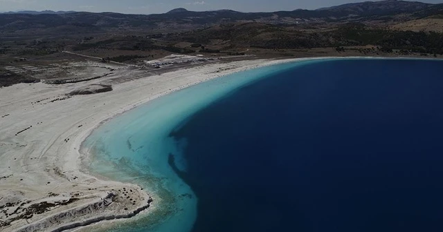 Salda Gölü 10 yılda 30 metre çekildi
