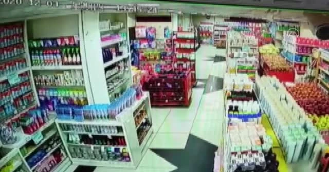 Siirt’teki deprem, bazı ev ve iş yerlerinde hasara neden oldu