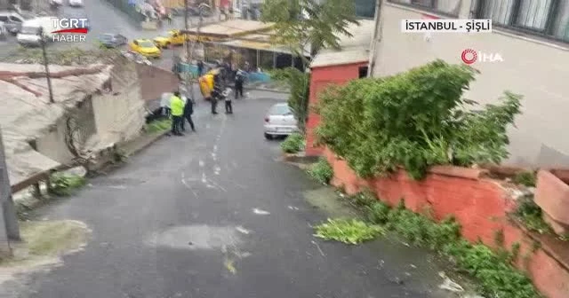 Takla atan taksi metrelerce sürüklendi
