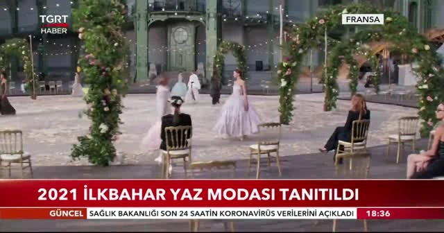 2021 ilkbahar yaz modası tanıtıldı