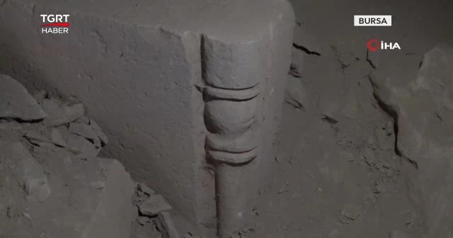 2500 yıllık mezar odası gizemini koruyor