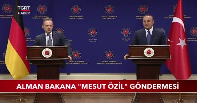 Alman bakana "Mesut Özil" göndermesi