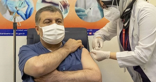 Bakan Koca, aşı uygulamalarıyla ilgili bilgileri paylaştı