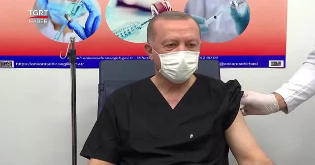 Cumhurbaşkanı Erdoğan'ın Kovid-19 aşısı olduğu anlar