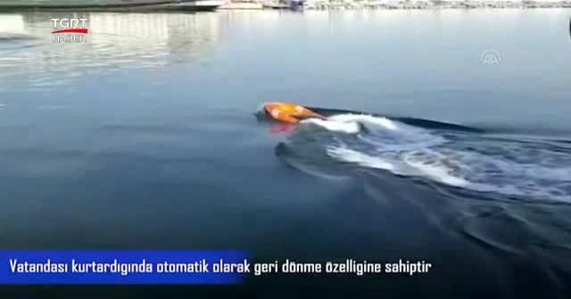 Denize düşen kumandalı simide sarılacak