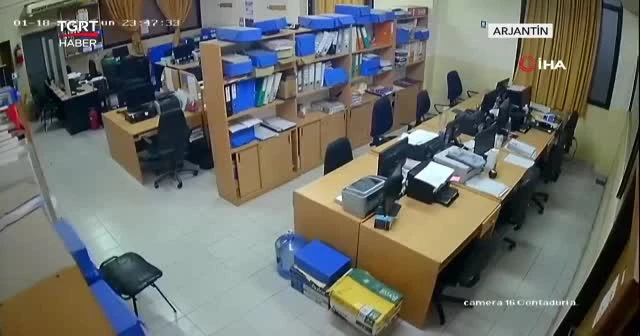 Depremi tsunami olmadan atlattılar