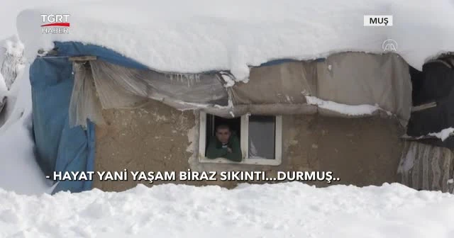 Evler kardan görünmez oldu