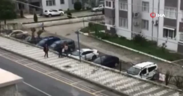 Genç kadın elinde bıçakla terör estirdi