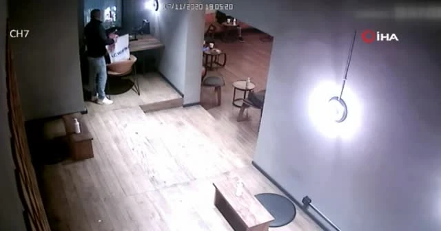 Genç kıza kafeteryada hırsızlık şoku