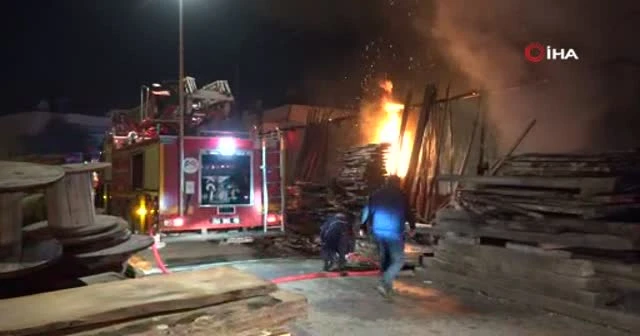 Hızar atölyesindeki yangın korkuttu