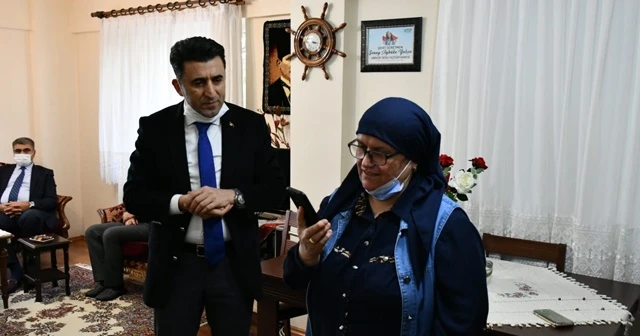 İçişleri Bakanı Soylu, şehit öğretmen Şenay Aybüke Yalçın'ın ailesiyle görüştü