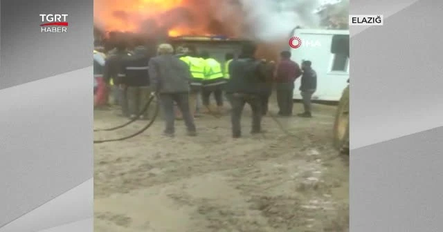 İşçilerin kaldığı 8 konteyner küle döndü