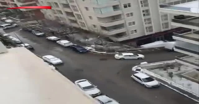 İşte Selçuk Özdağ'a saldırı anı!