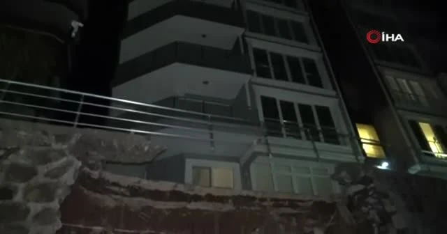 İstinat duvarı çöktü, sesi duyan "deprem oluyor" zannetti