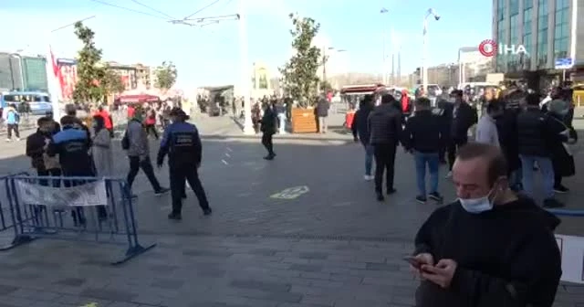 İstiklal Caddesi'nde kısıtlama sonrası yoğunluk