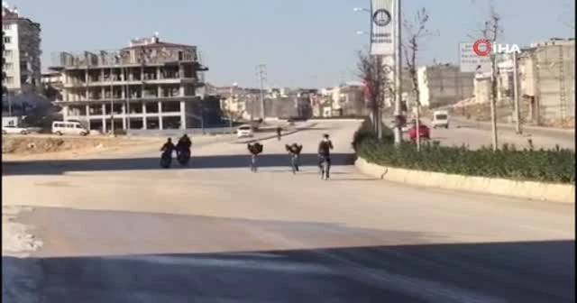 Kısıtlamaya uymayan çocukların bisikletle tehlikeli yolculuğu pes dedirtti