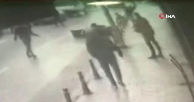Koşarak karşıya geçmeye çalıştı motosikletliye çarptı