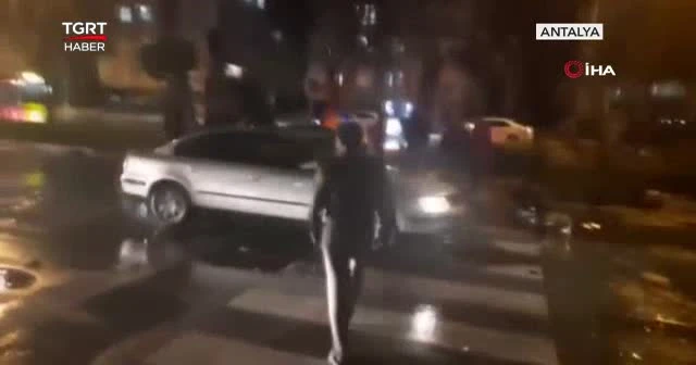 Lüks otomobil hurdaya döndü