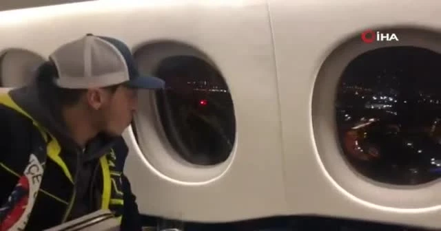 Mesut Özil, İstanbul'a iniş görüntülerini paylaştı