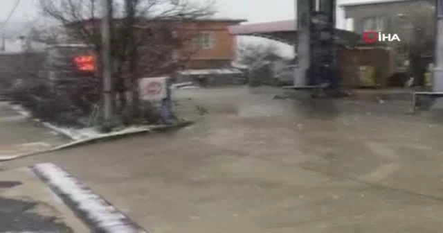 Silivri’nin köylerinde kar yağışı başladı.