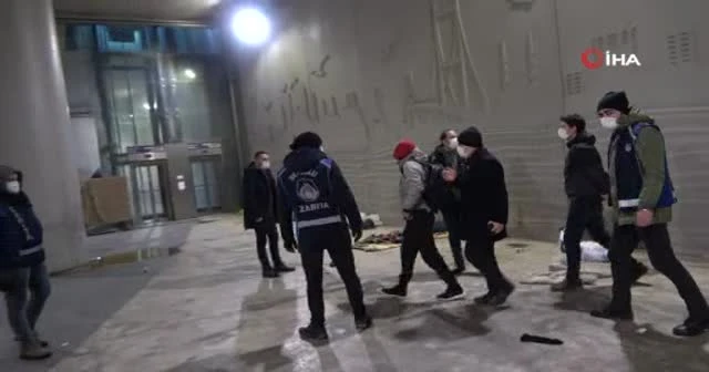 Taksim’de sokakta kalan evsizler otele yerleştirildi