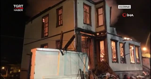 Tarihi müftülük binası yandı