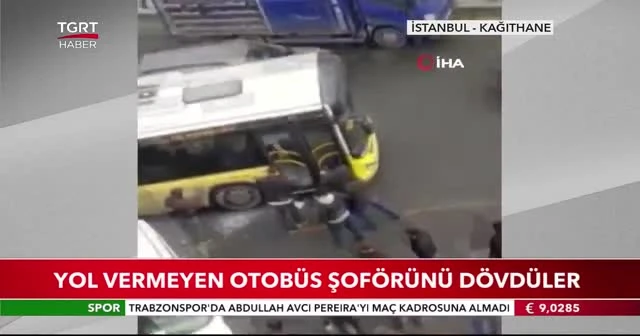 Yol vermeyen otobüs şoförünü dövdüler