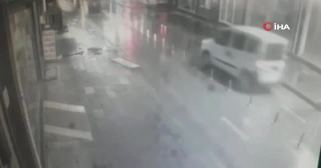 Yozgat’ta polislerin bayrak hassasiyeti yüreklere dokundu