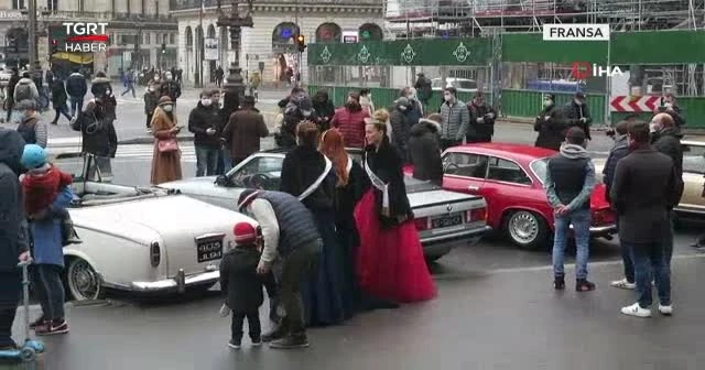 700 klasik araba sokak turuna çıktı